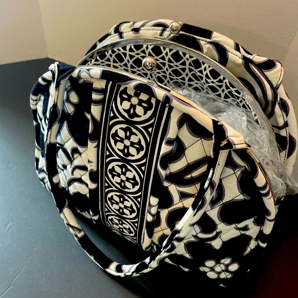 Vera Bradley Kiss Lock Black And White Purse.